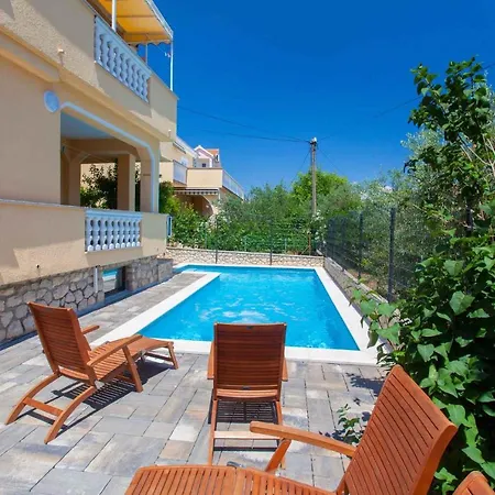 Apartment In Silo/insel Krk 13482 *