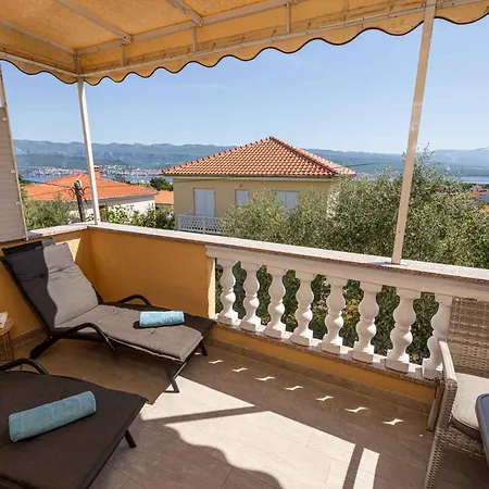 Apartment In Silo/insel Krk 13482