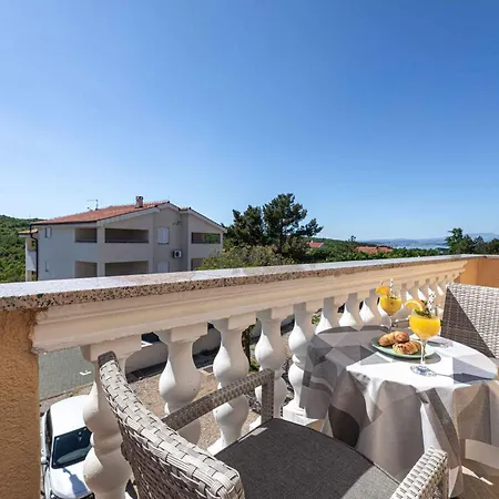 Apartment In Silo/insel Krk 13482 *